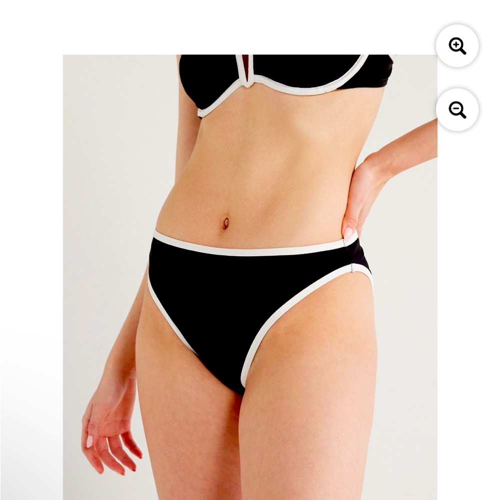 No Boundaries Juniors Contrast Trim Bikini Bottoms
